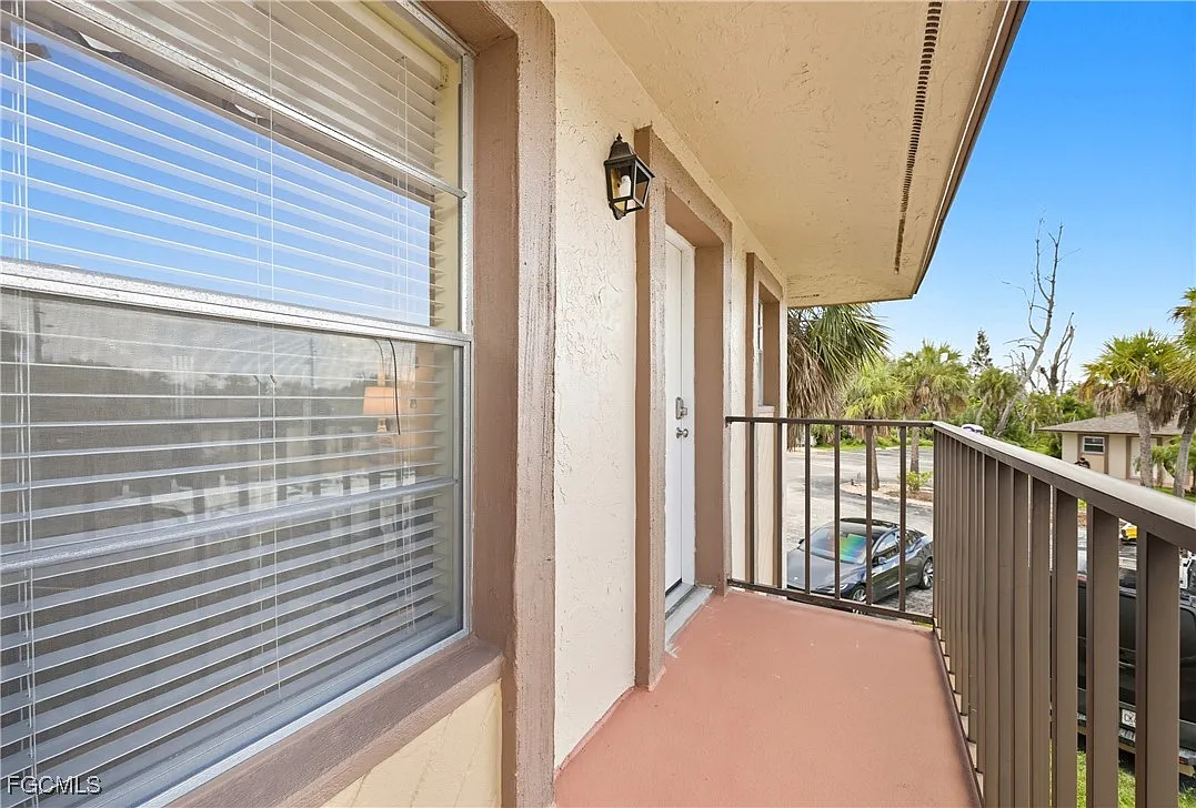 Building Photo - 16881 Davis Rd #126