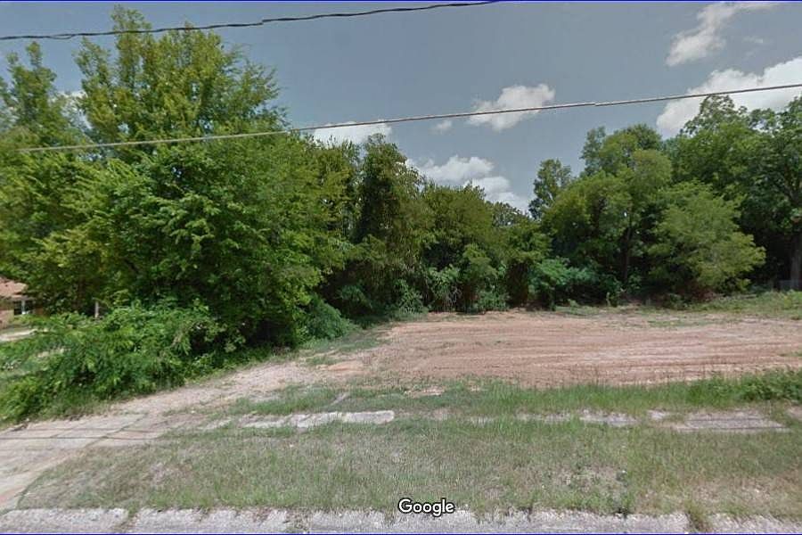 2nd image of 538 Maple St