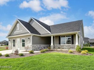 15100 Sugar Maple Dr, Perrysburg, OH 43551