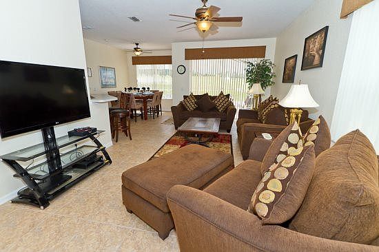 HR4P702BS-interior-view