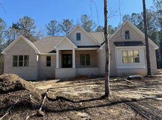 8 Shadow Ridge Dr, Laurel, MS 39443