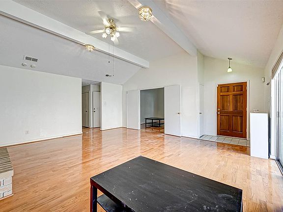 5th image of 12403 Meadow Gate Dr