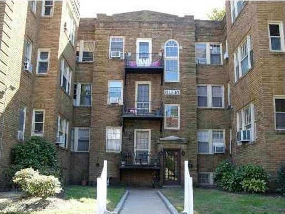 1st image of 1001 Gates Ave APT 5A