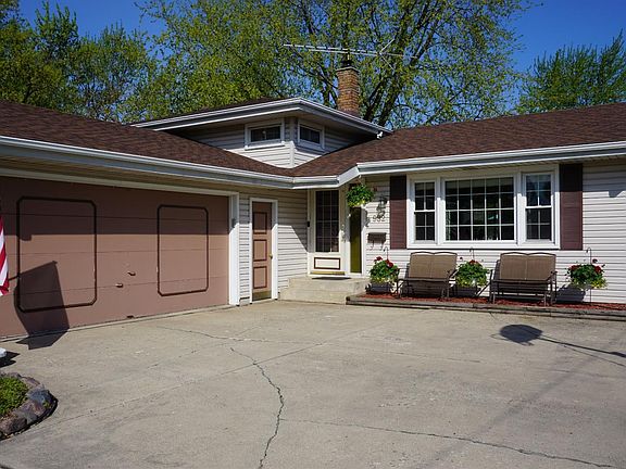 2nd image of 932 Northgate Dr