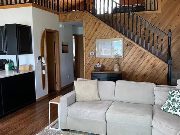 781 E Hess Lake Dr, Grant, MI 49327