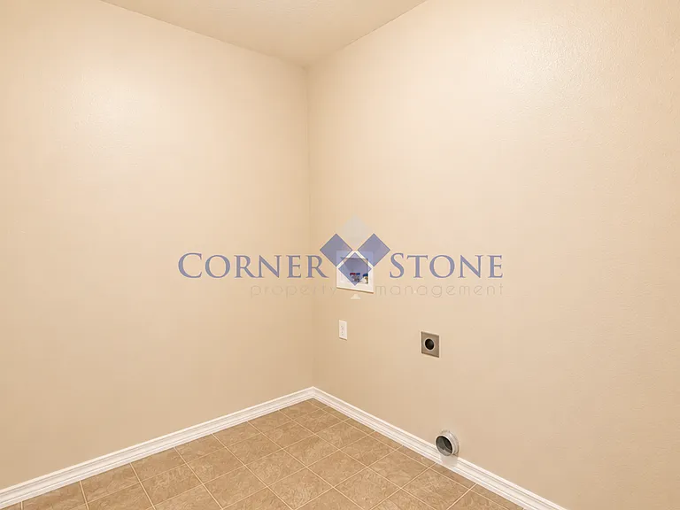 2678 N Kelsan Ave — Photo 28