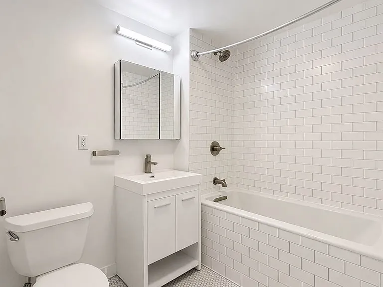 293 Hawthorne St #2B — Photo 8