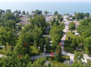 4955 Yale Dr, Geneva, OH 44041