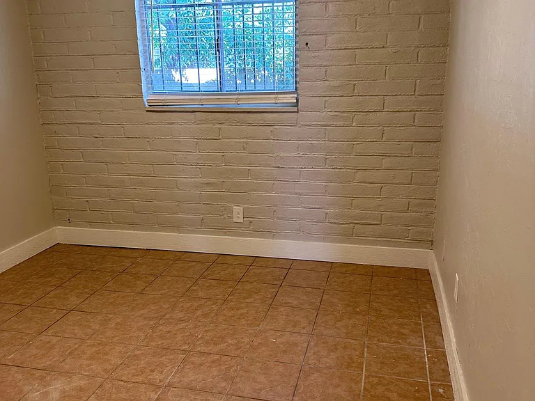 130 W Rillito St #130 — Photo 9