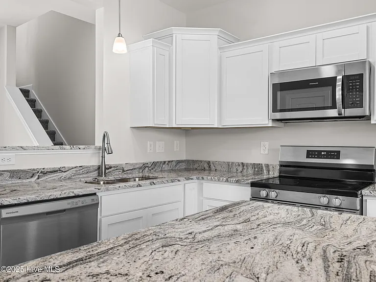 908 Freewoods Ct — Photo 19