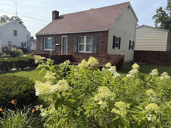 2nd image of 1107 E Douglas St