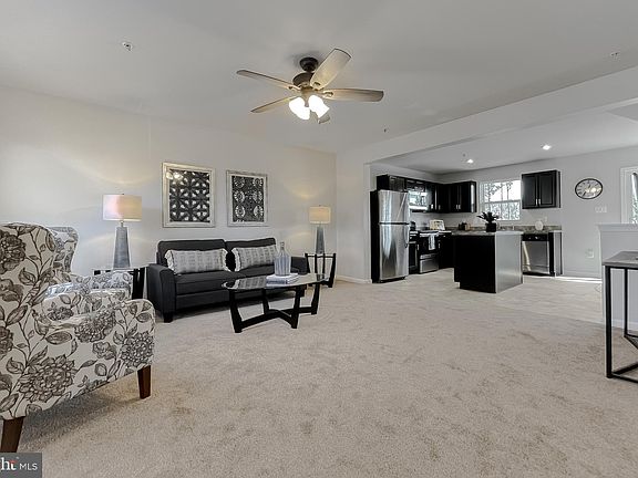3rd image of 46350 Creeping Primrose Ln Unit A