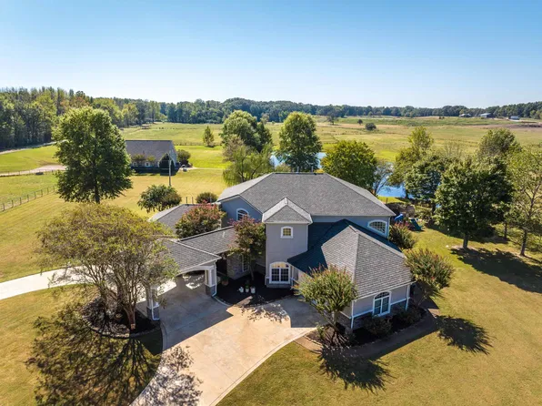 700 Keough Dr, Piperton, TN 38017