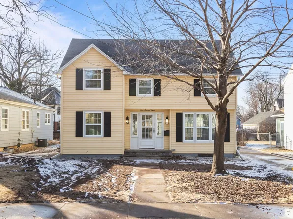 408 10th St, Neenah, WI 54956