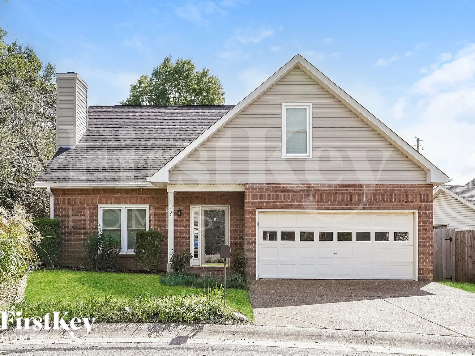 3 bed, 2.0 bath, 1552 sqft, $2,345 — Photo 1