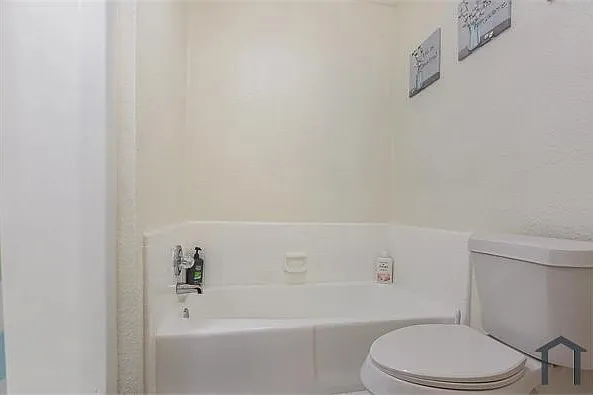 501 Field St — Photo 2