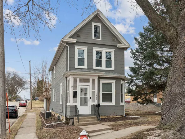1698 N Algona St, Dubuque, IA 52001