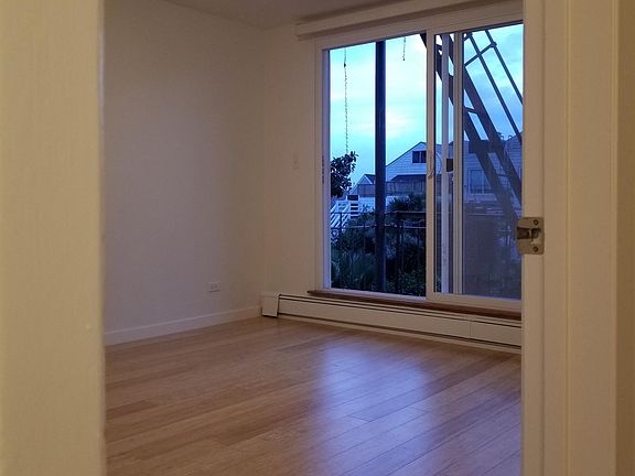 5th image of 195 Collingwood St APT 2
