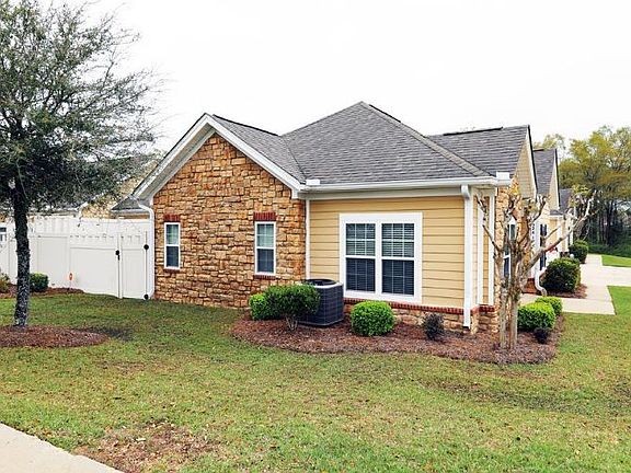 2nd image of 326-1 Hidden Creek Cir