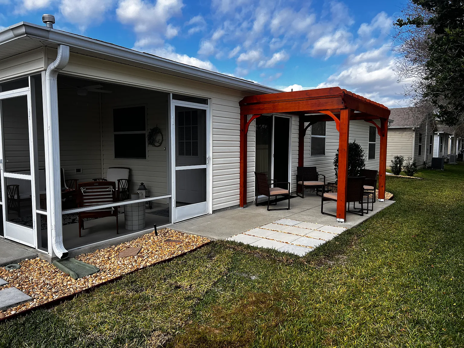 2 bed, 1163 sqft, $2,400 — Photo 2