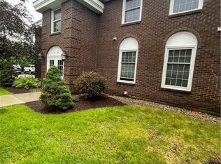 138 Charter Oaks Dr #B, Amherst, NY 14228