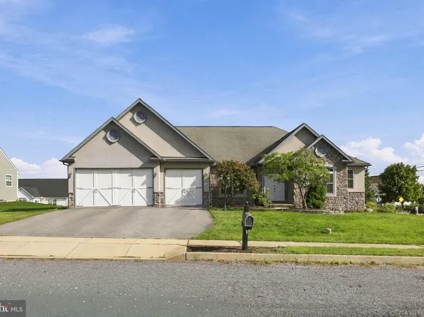 1001 River Crest Dr, Reading, PA 19605