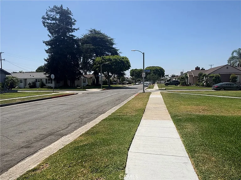 9407 Dorothy Ave — Photo 12