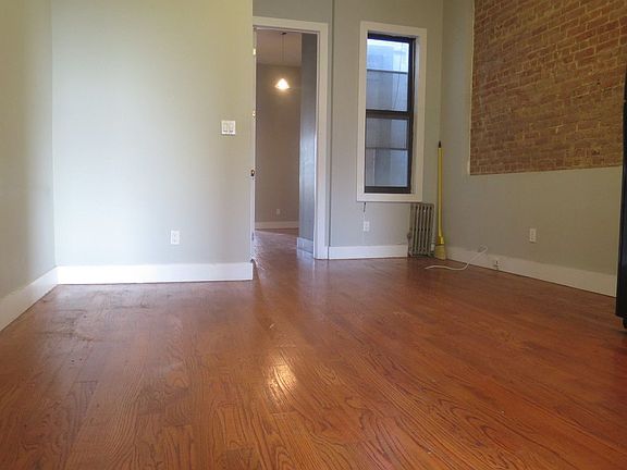 4th image of 219 Manhattan Ave APT 4L