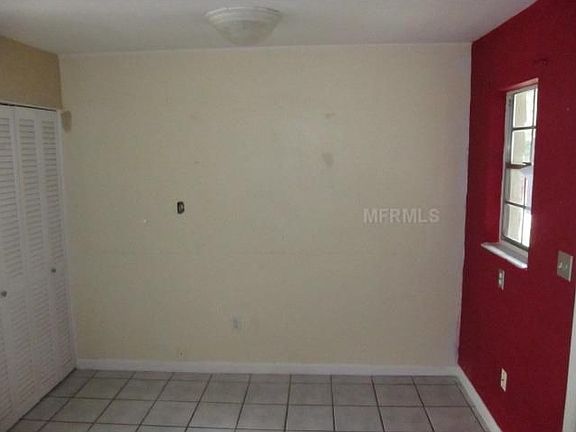 4th image of 600 Robinhood Dr APT B