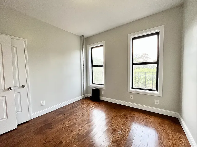 530 Isham St #5F — Photo 3