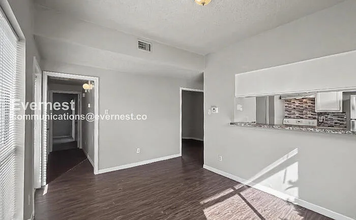 3729 Thistlemont Dr — Photo 4