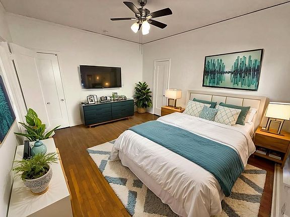 3rd image of 401 N Orange Grove Ave APT 2