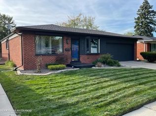 31709 Fairfield Dr, Warren, MI 48088