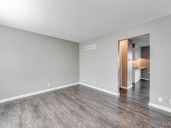 5th image of 1253 Clarkson Ct #1253