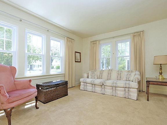 5th image of 1933 Lakeway Ave