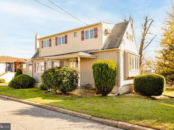 9301 Edmund St, Philadelphia, PA 19114