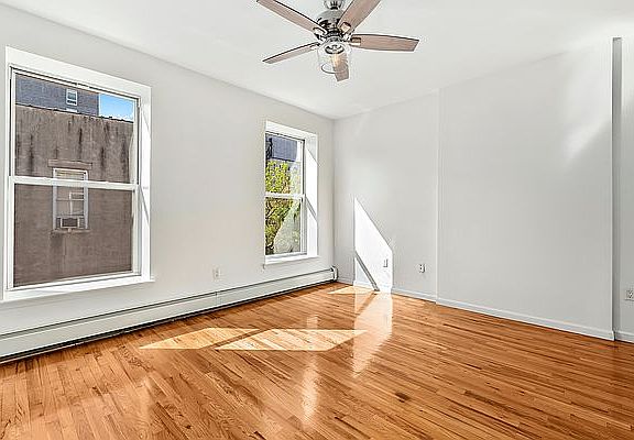 4th image of 527 Manhattan Ave #3