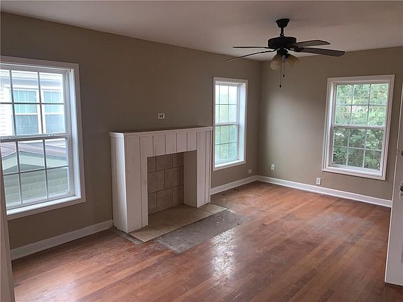 2nd image of 2849 Topeka St #2851