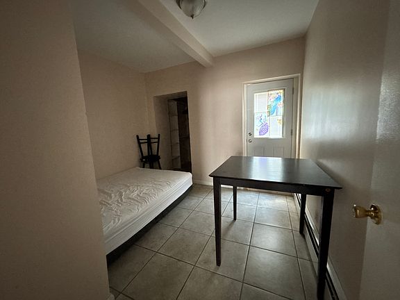 4th image of 3709 Crescent St Floor 1
