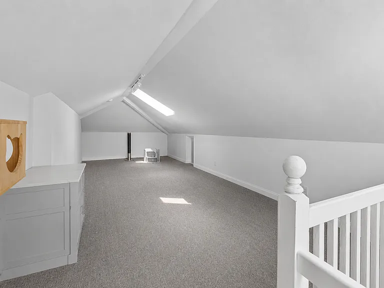 725 E Broadway #4 — Photo 10