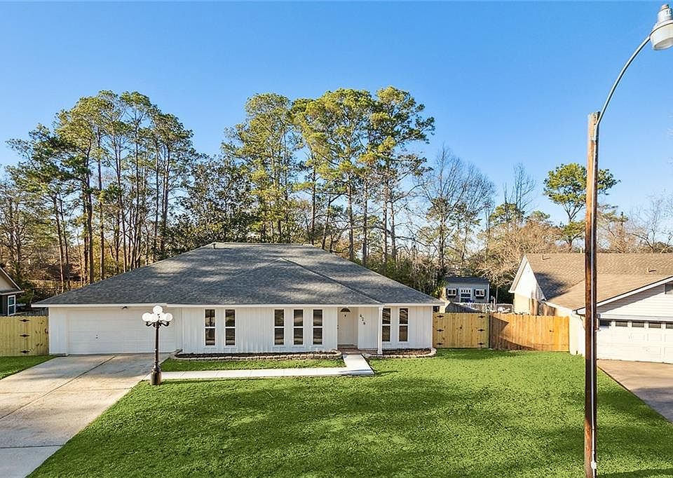 1st image of 424 Water Oak Ln