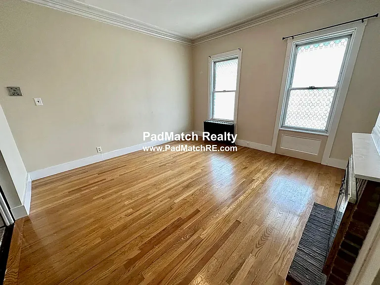 381 Dorchester St #1A — Photo 2