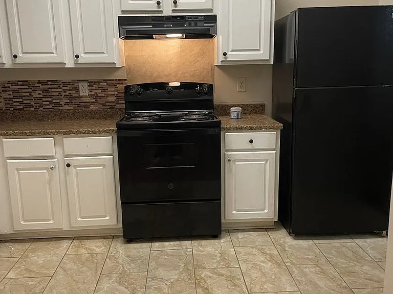 8140 Sterling Lakes Ct — Photo 2
