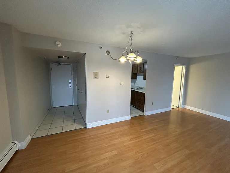1157 Tower Rd — Photo 11
