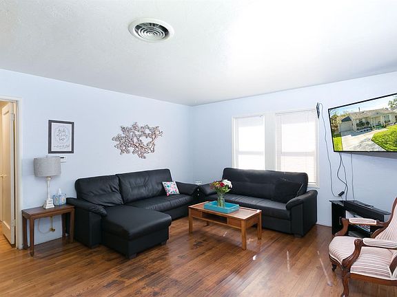 4th image of 1714 Christina Ave