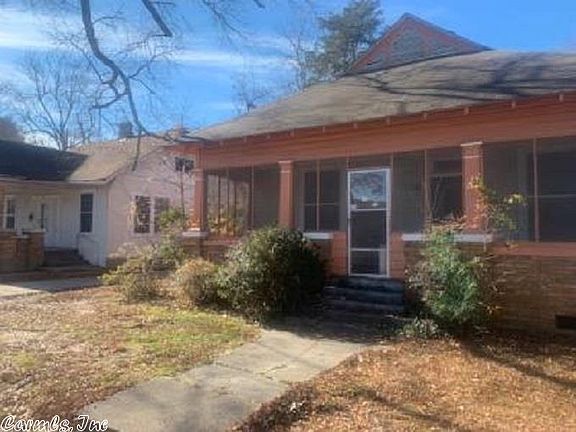 2nd image of 2410 S Linden St