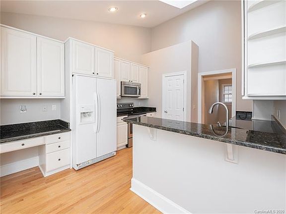 5th image of 7220 Carosan Ln