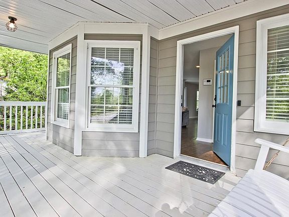 4th image of 1821 Teasley Dr SE
