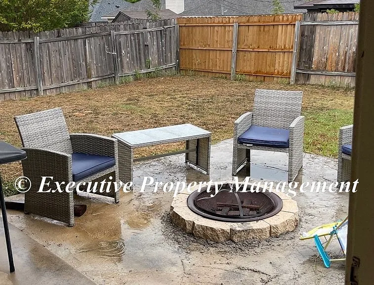 208 Mesquite Cir — Photo 10