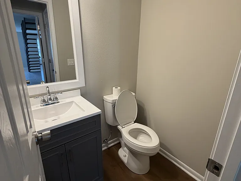 124 Hampton Dr #1 — Photo 6
